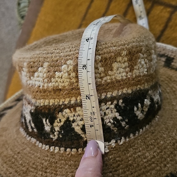 Vintage Peruvian 100% Alpaca Hat - Picture 9 of 9